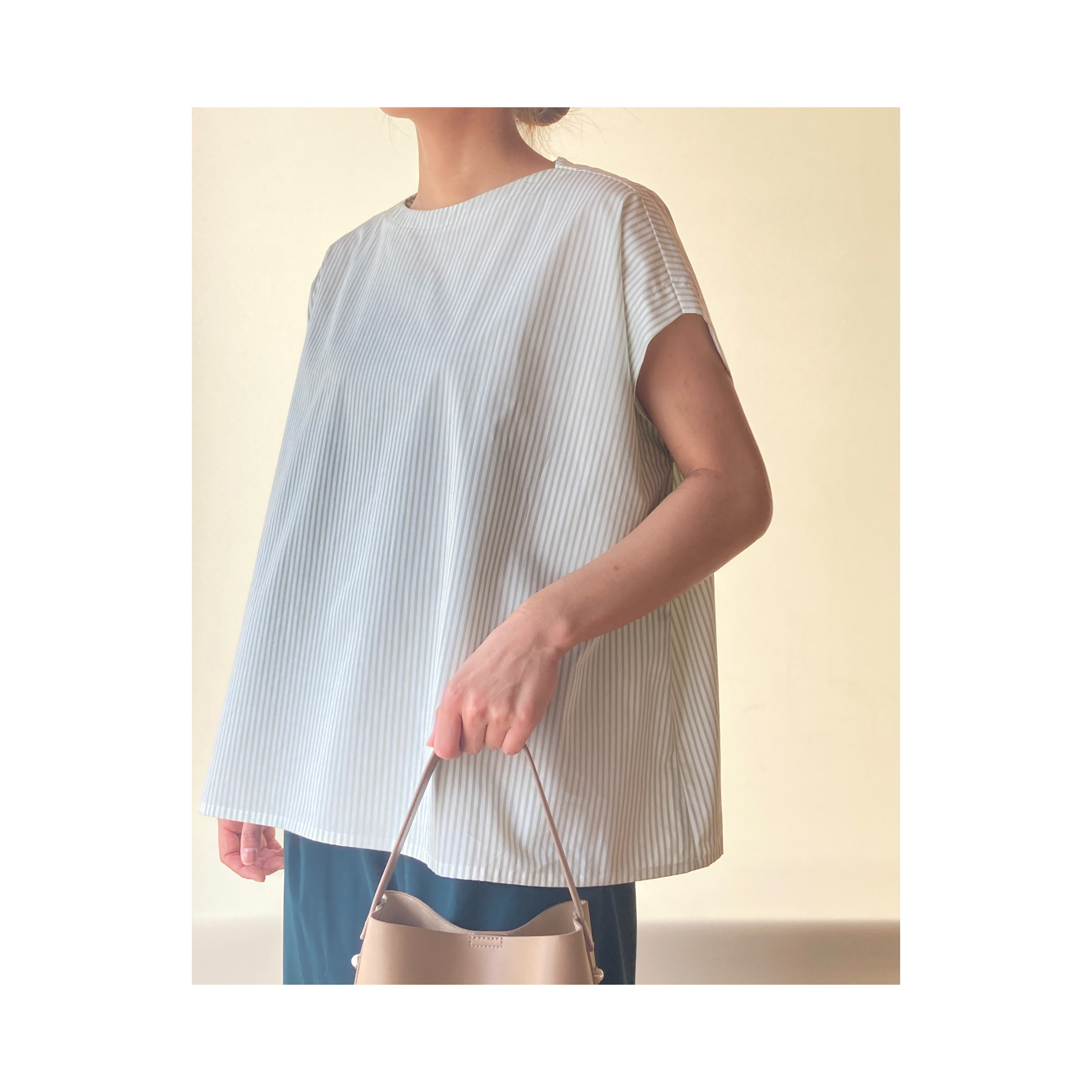 ゆったり細見えフレンチスリーブブラウス　グリーンストライプ