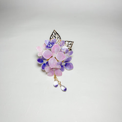 【紫陽花のクリップ】ディップアートのヘアクリップ 2枚目の画像