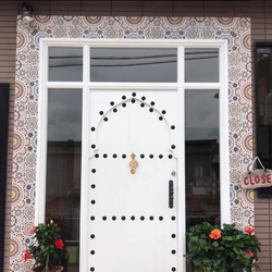 オーダーメイド アーチフレームで装飾されたモロッコのドア 2枚目の画像
