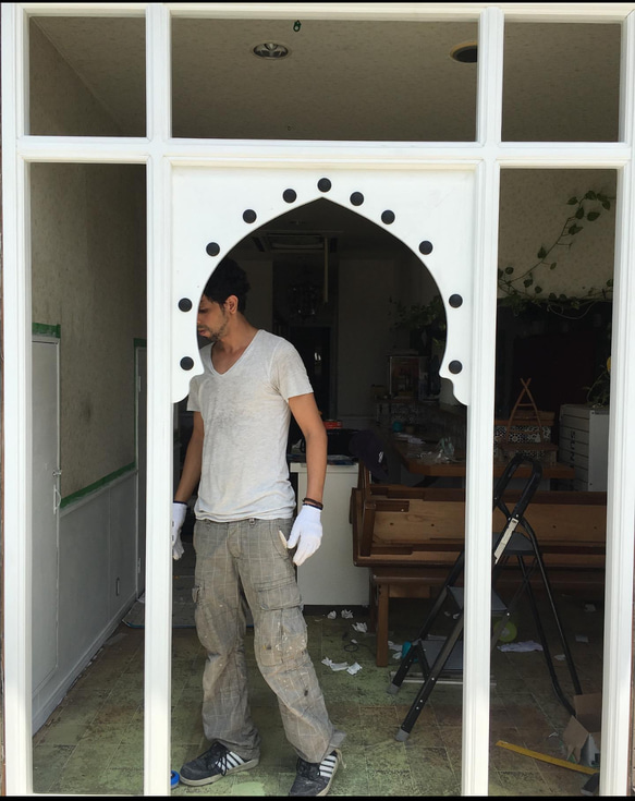 オーダーメイド アーチフレームで装飾されたモロッコのドア お気軽にお問い合わせください