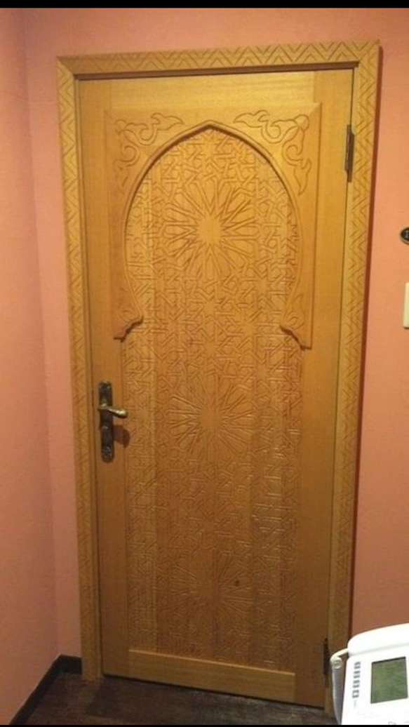 オーダーメイド アーチフレームで装飾されたモロッコのドア 1枚目の画像