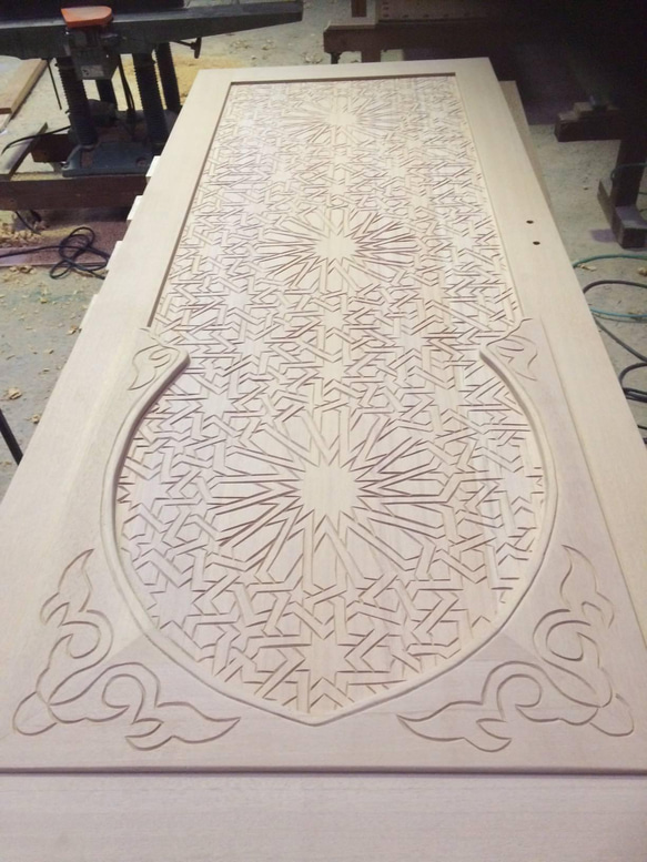 オーダーメイド アーチフレームで装飾されたモロッコのドア お気軽にお問い合わせください