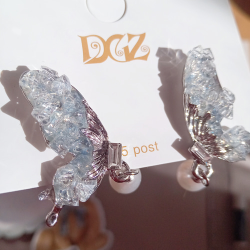 Christian Dior ピアス　トライバル　パール　バタフライ　蝶々 Christian Dior ピアス トライバル パール バタフライ 蝶々