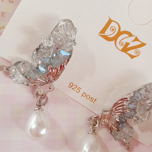 ピアス 蝶ちょうバタフライ可愛いお花ピンクロングブルーグレー
