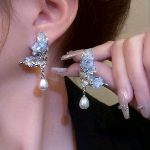 ピアス 蝶ちょうバタフライ可愛いお花ピンクロングブルーグレー
