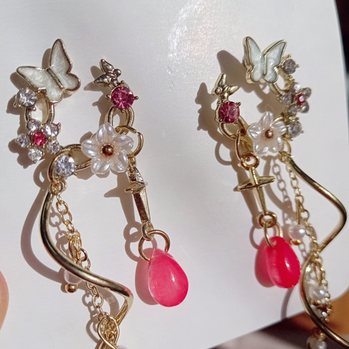ピアス 蝶ちょうバタフライ可愛いお花ピンクロングブルーグレー