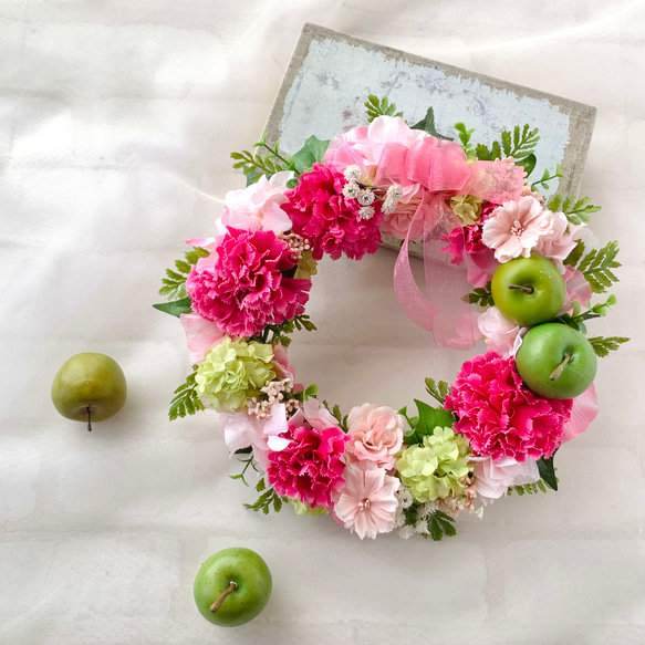 母の日　カーネーション　リース　ギフト　ピンク　造花　母の日フラワー　23㎝ 4枚目の画像