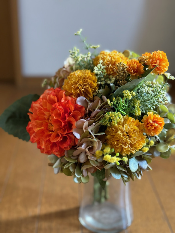 元気が出る♪ビタミンカラーの花束 結婚式 ブーケ スワッグ アレンジ  造花  フェイクフラワー  紫陽花 インテリア 3枚目の画像