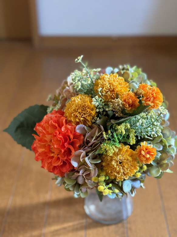 元気が出る♪ビタミンカラーの花束 結婚式 ブーケ スワッグ アレンジ  造花  フェイクフラワー  紫陽花 インテリア 2枚目の画像