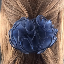 バレッタ 髪飾り オーガンジーリボン　ネイビー 1枚目の画像