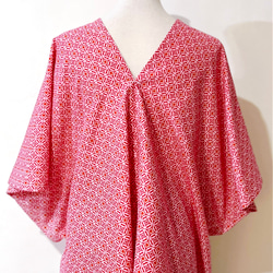Jul&#39;s* ユニークな幅広の日本の浴衣スタイルのピンクと白の幾何学模様のタイル、赤の長い縞模様の正方形のローブ 3枚目の画像