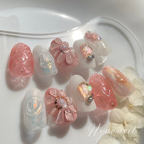 苺　ネイルチップ 苺 ネイルチップ イチゴネイル いちご ショートネイルの通販 by