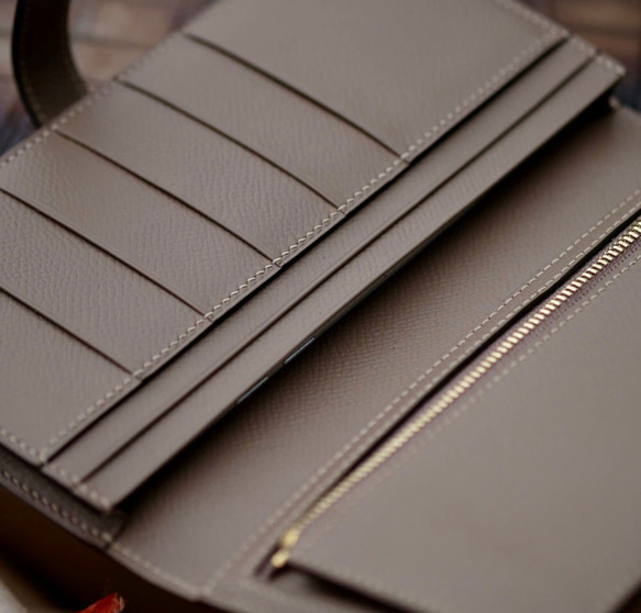 ベルト付き長い財布　ヴォーエプソン革/エトープ　手縫い商品 3枚目の画像
