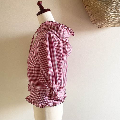 フード付五分丈袖フリルの赤ギンガムチェックオーバーブラウス