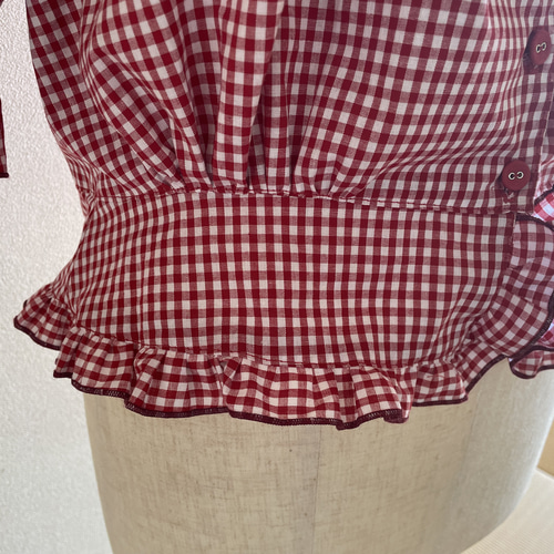 フード付五分丈袖フリルの赤ギンガムチェックオーバーブラウス