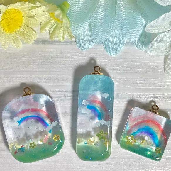 草原と虹のアクセサリー レジン製の綺麗かわいいアクセサリー 