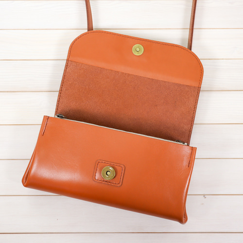 ♪ creemaハンドメイドお財布ショルダー お財布ショルダーポーチ（キャメル）カード40枚分 バッグや