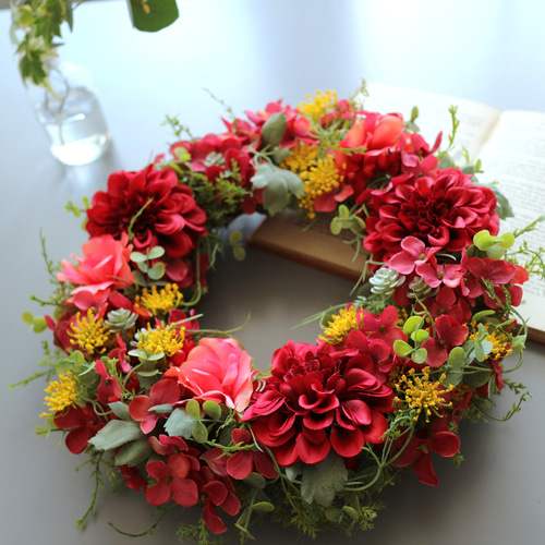 ホットピンクと赤のリース アーティフィシャルフラワー アートフラワー