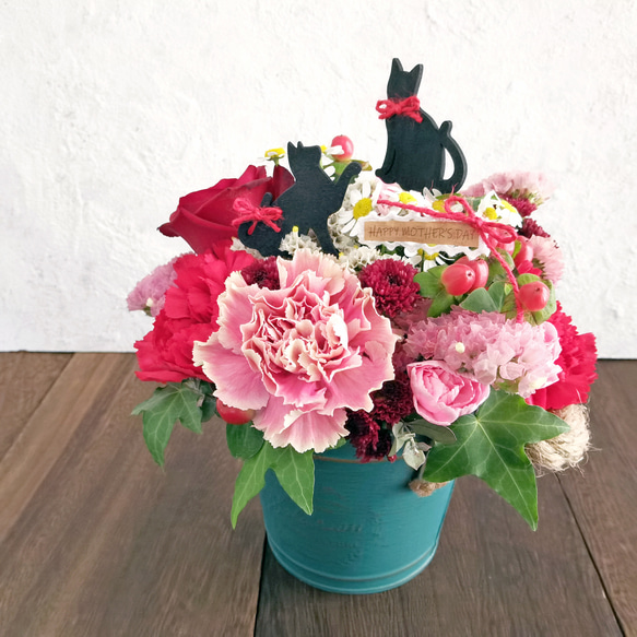 【生花】猫のシルエットがお洒落な母の日アレンジメント　【予約販売】 3枚目の画像