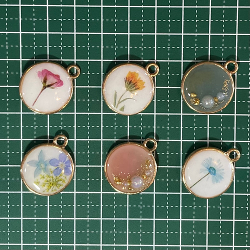 陶器みたいなリバーシブルペンダントトップ 花とパール2種類