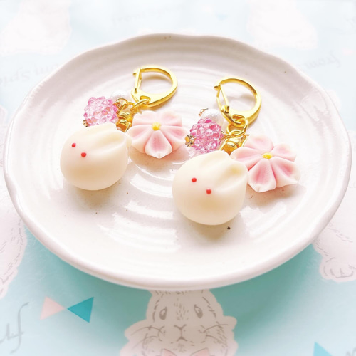 再販】うさぎと桜の和菓子キーホルダー フェイクスイーツ 練り