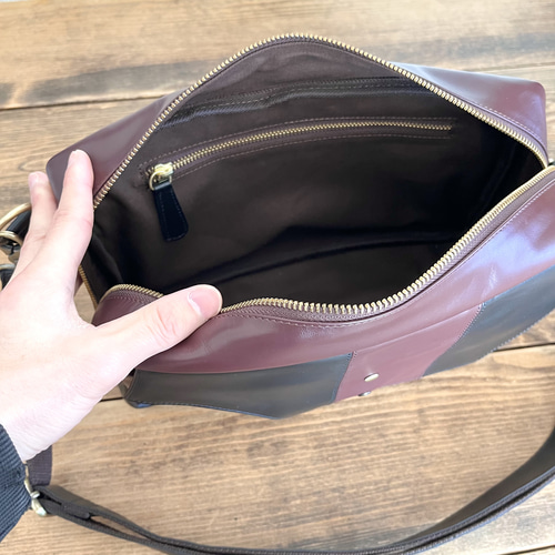 VivoBlue ボディバッグ ショルダーバッグ 【バイカラー】 革 本
