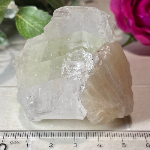 天使の水晶✨ レインボー グリーンアポフィライト スチルバイト 原石