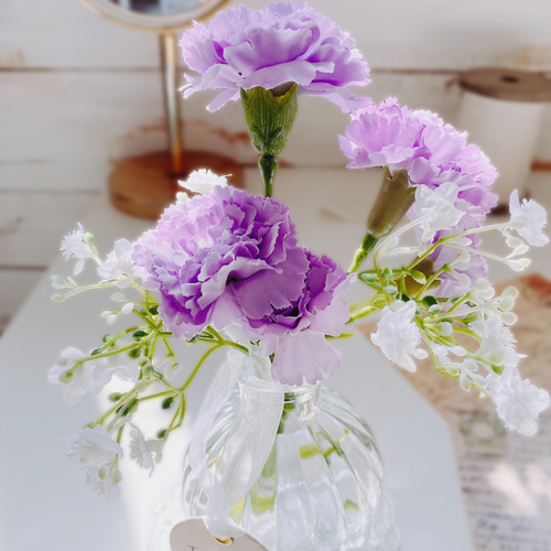母の日】枯れない花 カーネーション＆かすみ草 purple マジカル