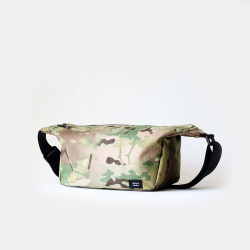 「新品未使用品」Golfickers迷彩ボディバッグ・ポーチ 新品未使用品」Golfickers迷彩ボディバッグ・ポーチ