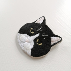 【限定1点】猫刺繍のブローチ　Lotta 2枚目の画像
