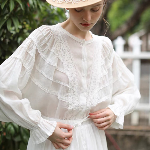 Fubail / 刺繍レースブラウス