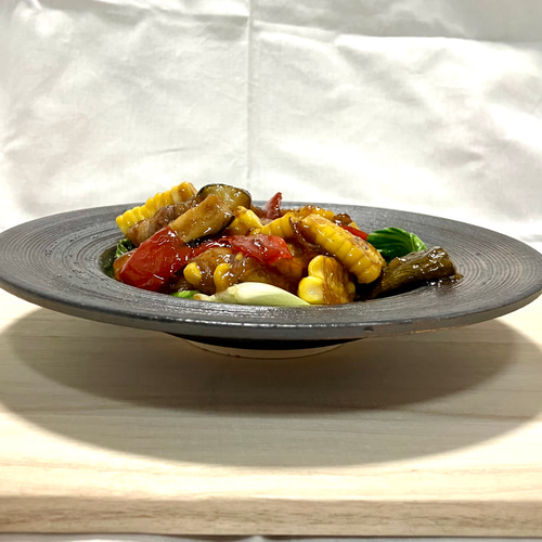 ◎どんな料理も引き立つ奥深い日本の黒◎ 黒柿櫛目リム6寸深皿（くろか