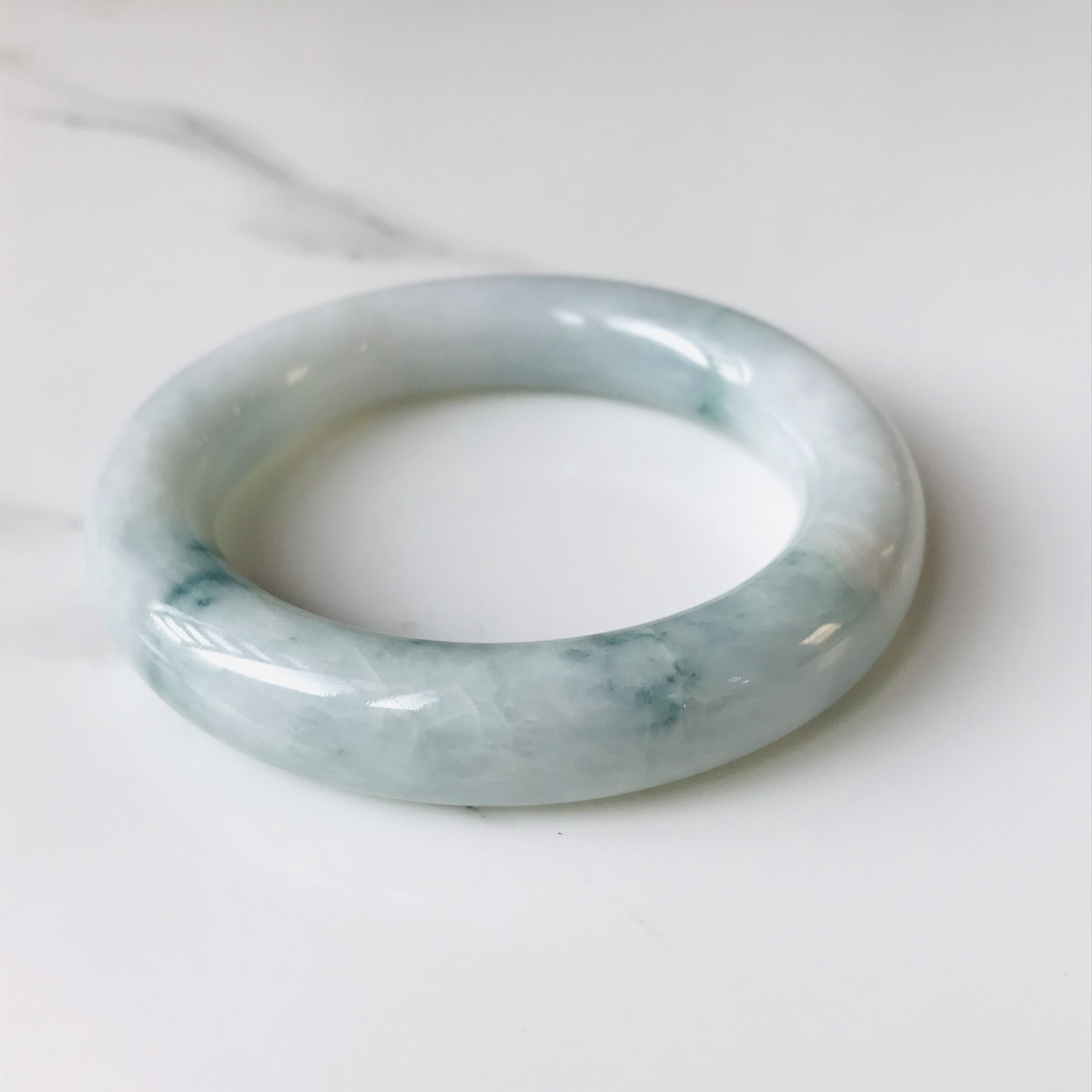 [B310-085] ジェイド　JADE  ヒスイ　バングル　ミャンマー産　ホワイト　グリーン　石花　51.7mm