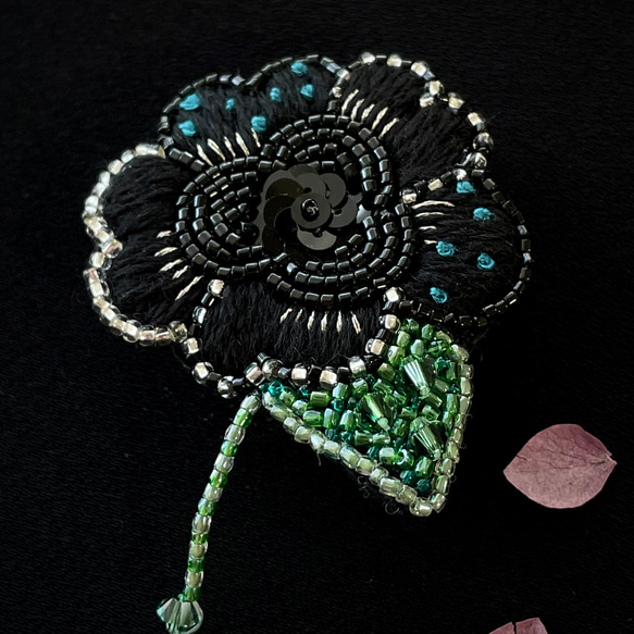 【オリエンタルflower*:ஐ ஐver.3】糸とビーズとスパンコールのブローチ 3枚目の画像