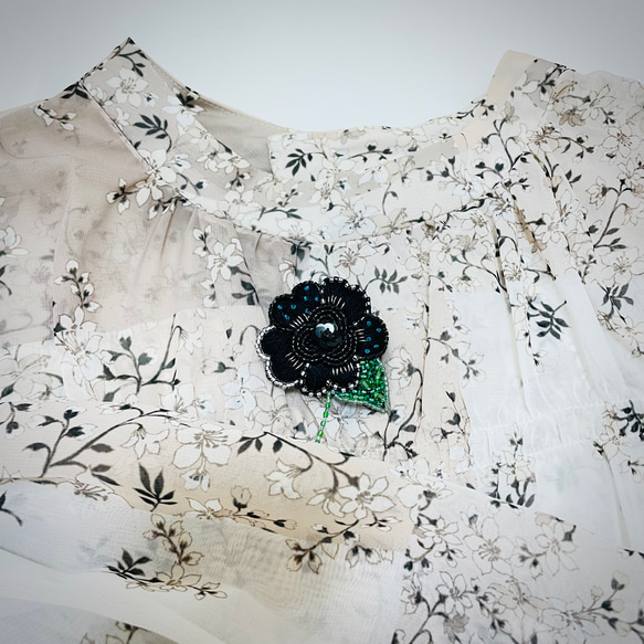【オリエンタルflower*:ஐ ஐver.3】糸とビーズとスパンコールのブローチ 9枚目の画像
