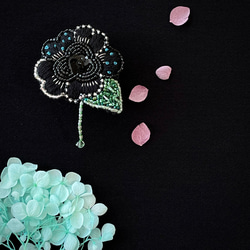 【オリエンタルflower*:ஐ ஐver.3】糸とビーズとスパンコールのブローチ 4枚目の画像