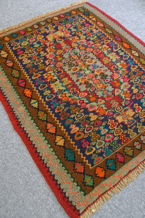 84×74cm【セネ（サナンダジ）手織りキリム】ペルシャ絨毯 84×74cm サナンダジ イラン