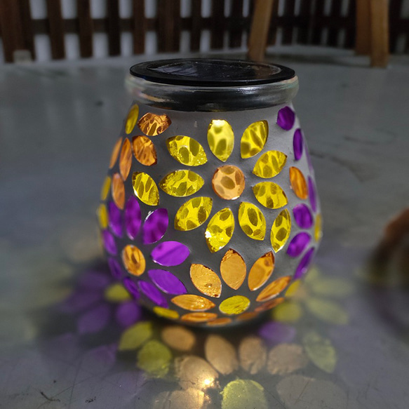 ガーデンライト ハンドメード 行燈 太陽光 屋外照明 防雨タイプ ステンドグラス ランプ 庭園灯 外灯 エクステリア 4枚目の画像