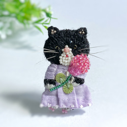 ⑨春のおともだちブローチ　黒猫　ビーズ刺繍　オートクチュール刺繍 1枚目の画像