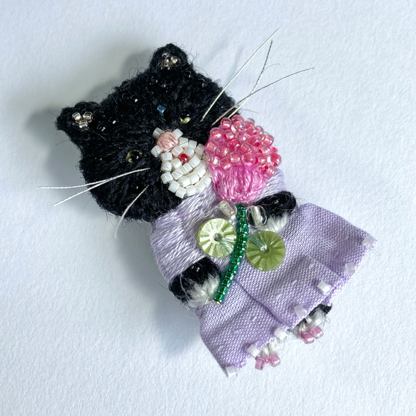 ⑨春のおともだちブローチ　黒猫　ビーズ刺繍　オートクチュール刺繍 5枚目の画像