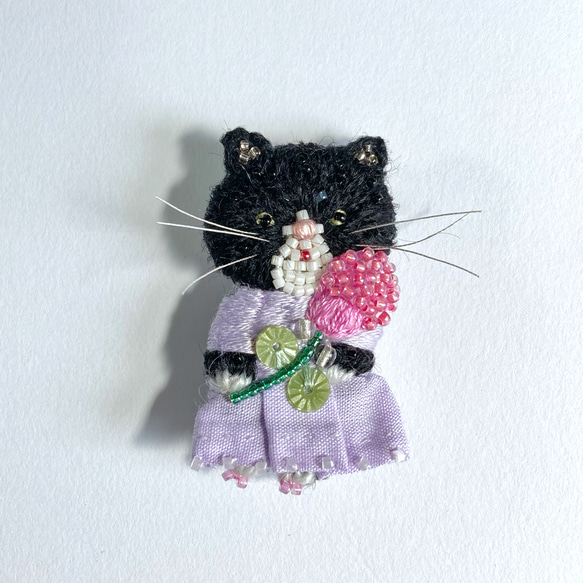 ⑨春のおともだちブローチ　黒猫　ビーズ刺繍　オートクチュール刺繍 2枚目の画像