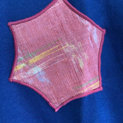 伝統織物のトップブランド塩沢紬をワンポイントに使った Ｔシャツ(Sサイズ)R67 3枚目の画像
