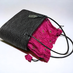 『送料無料』楕円　黒 アタバッグ アタ製　ラタン　手編み　カゴバッグ かごバッグ 籠 4枚目の画像