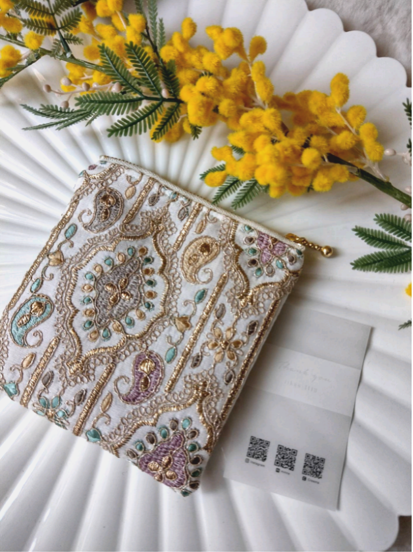 インド刺繍生地　ポーチ インド刺繍生地　ポーチ