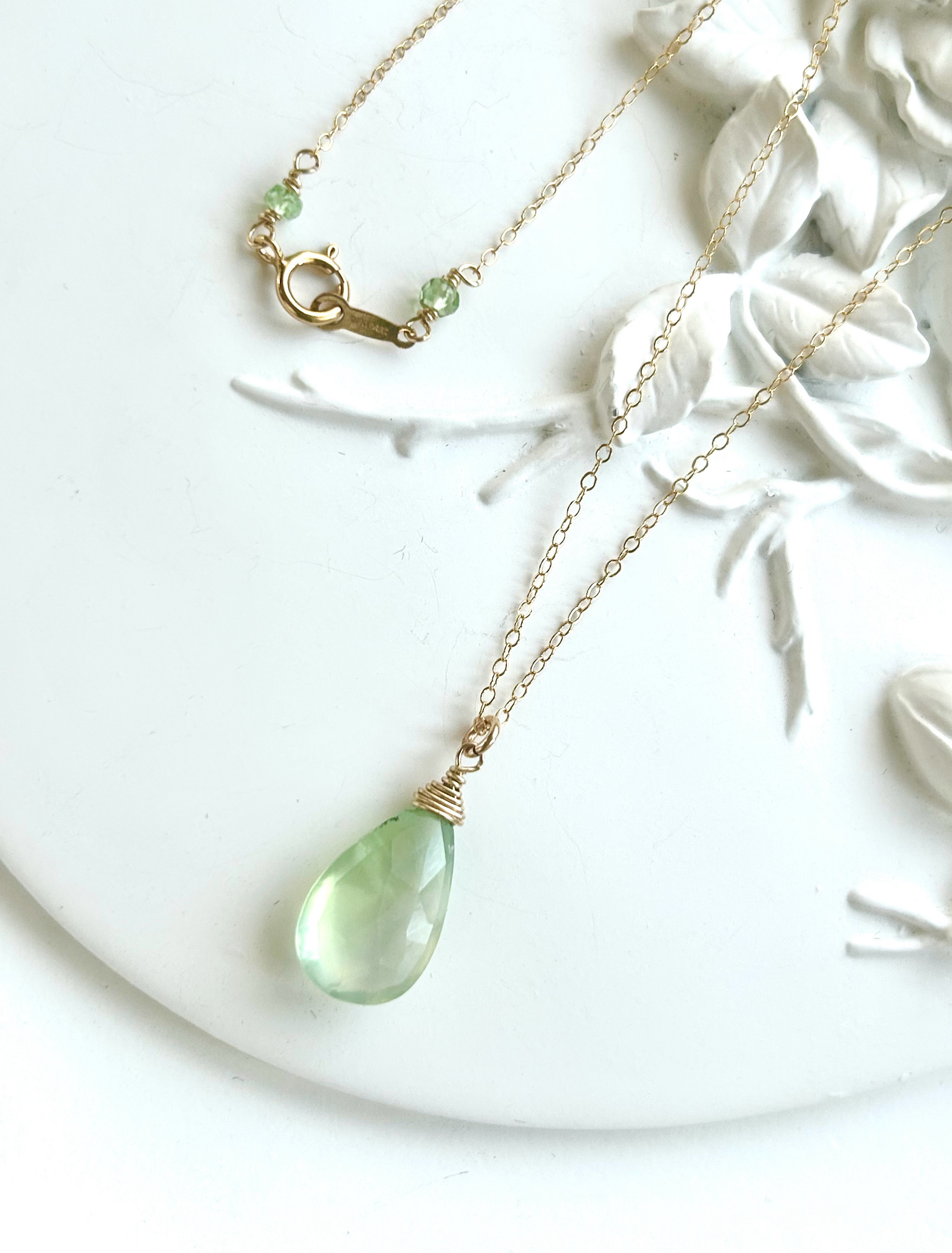 k14gf 希少＊宝石質＊大粒15㎜プレナイトペアシェイプカットネックレス