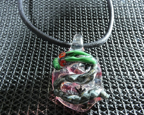 龍（ドラゴン）NO.3（ガラス、とんぼ玉、ネックレス） とんぼ玉