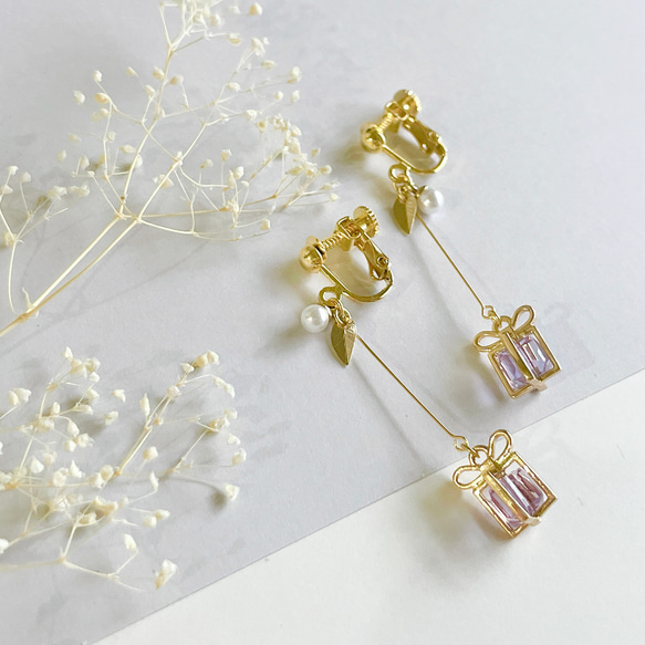 【tresor × lavender】イヤリング ピアス ギフトボックス  ガラス ラベンダー リボン シンプル 揺れる 3枚目の画像