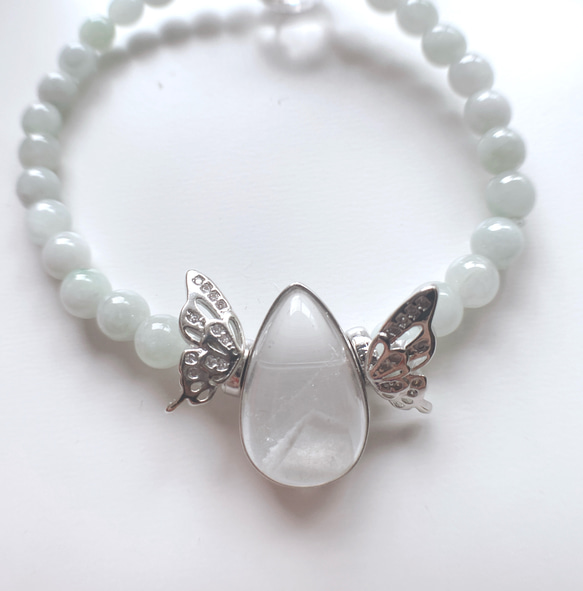 【10-15】ホワイトファントムの蝶々とアイリスクオーツを美しい翡翠で繋いだブレスレット 3枚目の画像