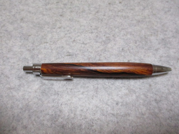 ココボロ　ワシントン条約規制材　キヌカオイル仕上げ　木軸ボールペン  　希少材　 2枚目の画像