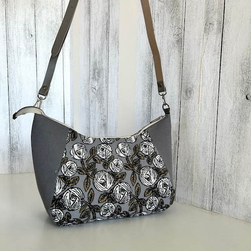 50803A ハンドメイド　ミナペルホネン　ショルダーバック Creema限定 ミナペルホネン の薔薇（グレー）ショルダーバッグ